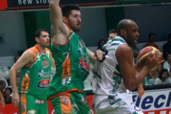 Gimnasia superó cómodamente a Estudiantes en Concordia