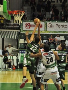 Gimnasia 82 - Regatas 73