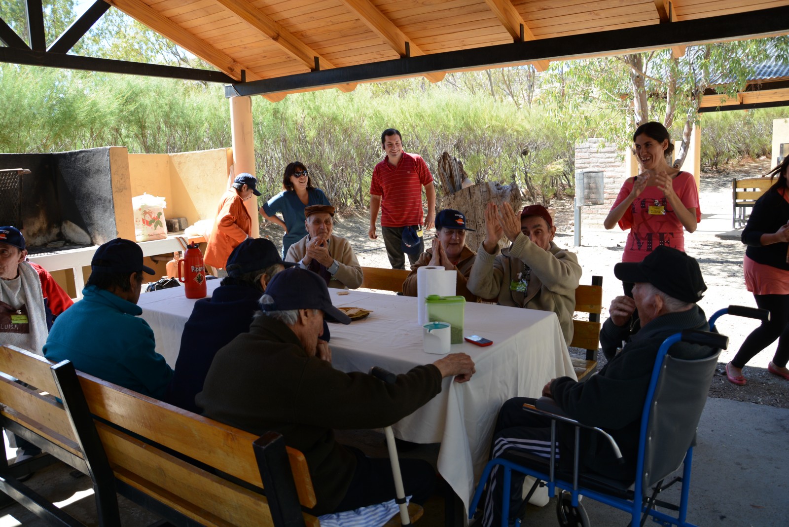 Adultos mayores disfrutaron en el Parque Saavedra