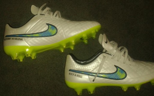 Los exclusivos botines de Osvaldo para el debut