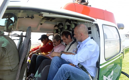 Buzzi y Aníbal F sobrevolaron los bosques incendiados