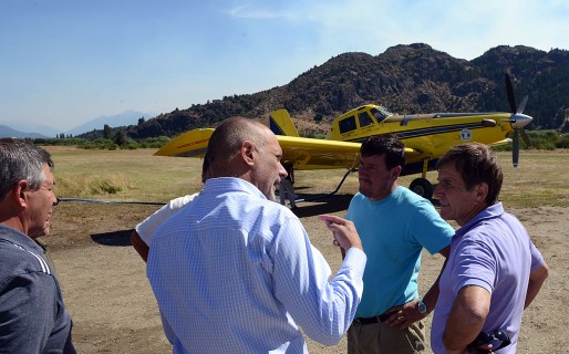 Los brigadistas y aviones hidrantes pudieron operar en Cholila