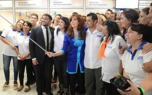 Cristina se sacó fotos con un «selfie stick»