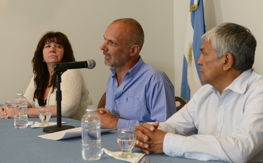 Buzzi firmó decretos que transparentan venta de tierras en la Cordillera