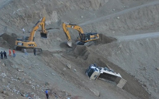 Un camión se desbarrancó en el Aterrazamiento del Chenque
