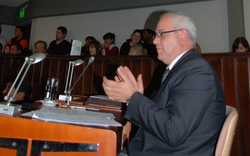 Cisneros, con los tapones de punta contra Taboada