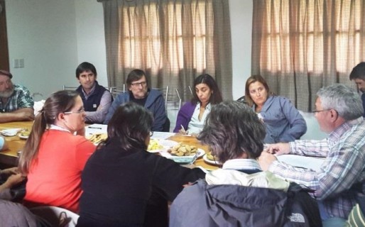Gobierno planifica con productores recuperación de suelos y stock ganadero