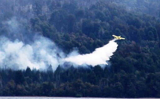 Brigadistas contuvieron incendios en Río Pico y se concentran en Cerro Currumahuida