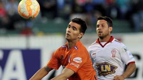 Huracán se trajo un punto de la altura de Sucre