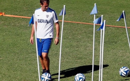 Arruabarrena paró un equipo con Osvaldo, Calleri y Chávez como titulares