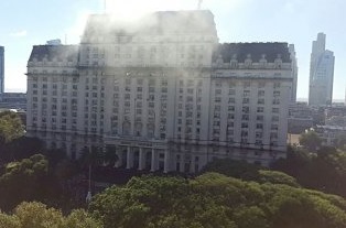 Principio de incendio en el Edificio Libertador