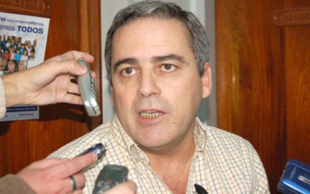 “Das Neves tiene que mirar hacia atrás y ver los sobreprecios que pagó”