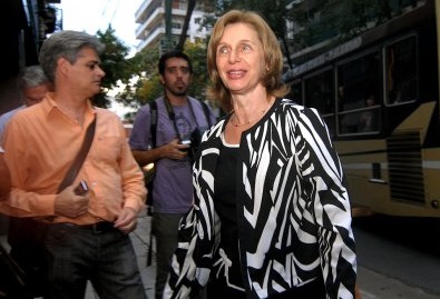 Piden que la mujer de Alperovich «dé un pasado al costado»