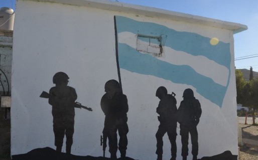 Gesta de Malvinas: Inauguraron mástiles y murales