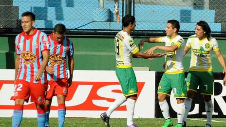 Aldosivi se devoró a Arsenal en los minutos que adeudaban