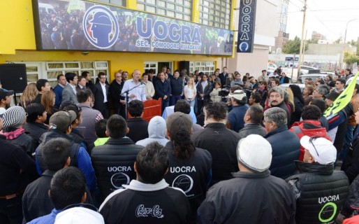 Buzzi firmó adicional por zona a trabajadores de la obra pública