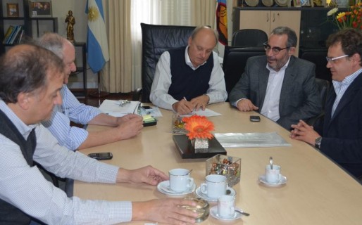 El municipio renovó los convenios con la Universidad