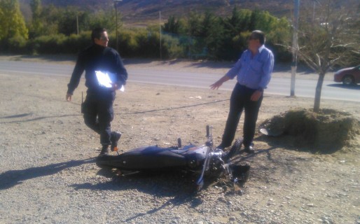 Motociclista herido tras chocar en kilómetro 3