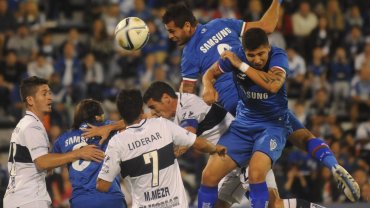 Vélez no consigue salir de su mal presente