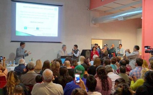 Das Neves presentó las propuestas para Gaiman