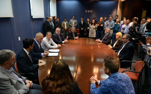 YPF cedió tierras para construir el hospital escuela