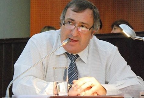 “Buzzi aprendió a sacarse selfies, pero nunca a gobernar”