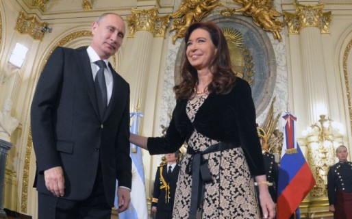 Cristina llega a Rusia para firmar acuerdos bilaterales