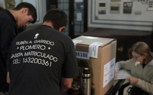 Escándalo en Santa Fe: hay 200 mil votos sin escrutar que figuran como contabilizados