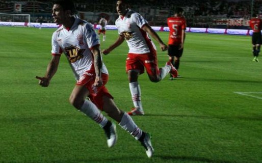 Huracán le pinchó el Globo a River