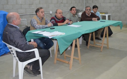 Di Pierro en km 17: “Venimos a traer respuestas”