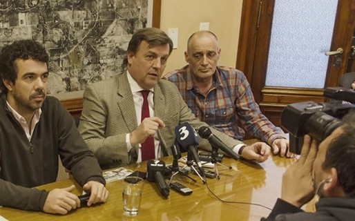 Pérez Catán no desdobla elecciones y contradice a Das Neves