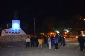 MONUMENTO Y PUBLICO