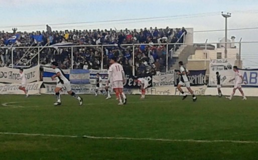 Huracán se floreó en la Madriguera: 5 a 1