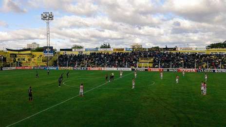 Olimpo y Estudiantes empataron en un partido sin emociones