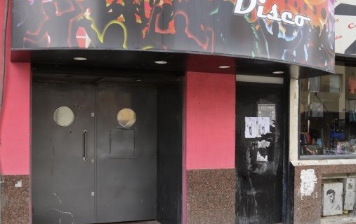 Peleas en un boliche termina con dos detenidos