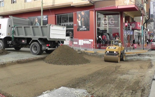Se avanza en el mejoramiento de badenes en calle San Martín