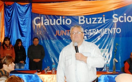 Mosqueira se lanzó, encolumnado con Cristina, Scioli y Buzzi