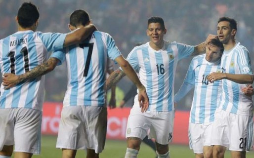 Argentina destrozó a Paraguay y es finalista