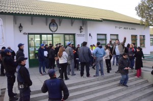 Padres Escuela 83 Toman (1)