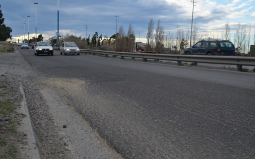 Sigue el corte parcial frente al corralón municipal