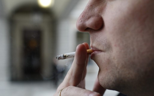 En Rada Tilly multarán a quienes arrojen cigarrillos en la vía pública