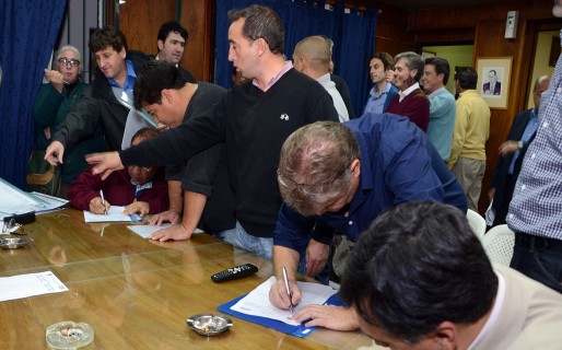 FpV: 18 precandidatos firmaron aceptación de cargo para elecciones