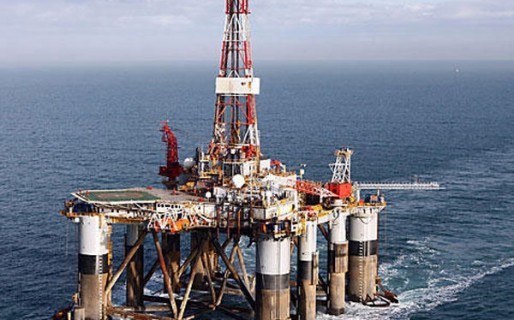 El petróleo cerró con una ligera alza en Nueva York