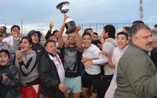 Huracán gritó campeón en el fútbol doméstico