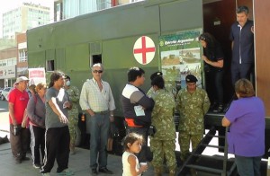 Vacunación tráiler en Plaza Esc. 83