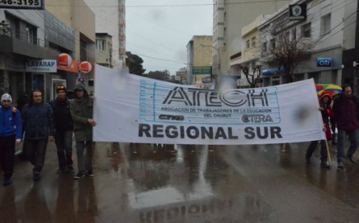 Ahora ATECh amenaza con no reanudar las clases