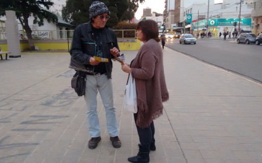 Variadas temáticas en el panfleteo de ‘Cambiemos Chubut’