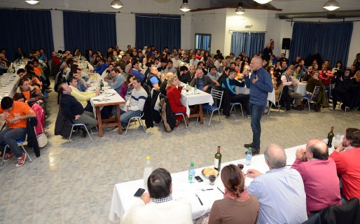 Buzzi reunió a centenares de referentes sociales de Esquel