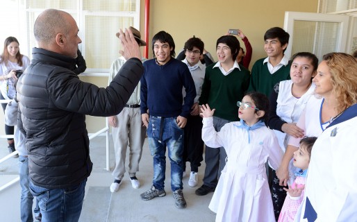 En emotivo acto, Buzzi inauguró nuevo edificio escolar