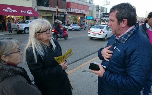 Lorenzo recorrió Comodoro con los precandidatos locales
